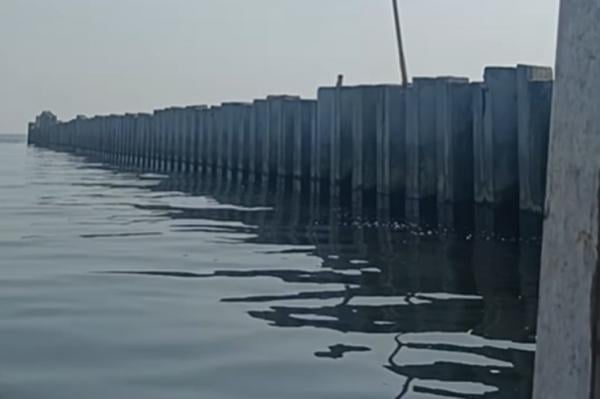 Viral! Tanggul Beton 3 Km di Cilincing Bikin Nelayan Sulit Cari Ikan, Netizen Heboh