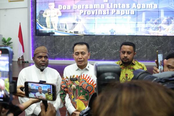Pj Gubernur Agus Fatoni Minta Siskamling Papua Diaktifkan Lagi, Warga Diajak Jaga Keamanan