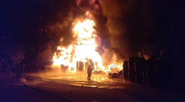 Usaha Penggilingan Ban Bekas di Jombang Hangus Terbakar, Kerugian Ditaksir Rp250 Juta