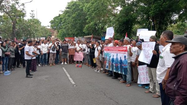 Pejuang Gayatri Tulungagung Gelar Aksi Damai di Depan Kantor DPRD, Bawa 20 Tuntutan