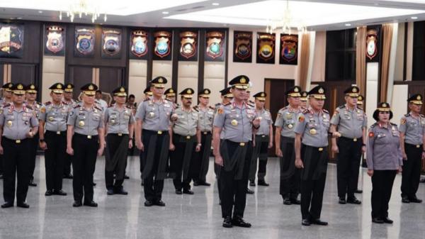 Polri Angkat 27 Perwira Tinggi, Kabaharkam dan Kepala BNN Resmi Jadi Komjen