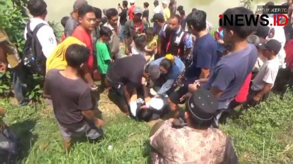 Wanita Hamil Menangis Histeris, Suami Ditemukan Tewas Mengapung di Kali Gunting Jombang