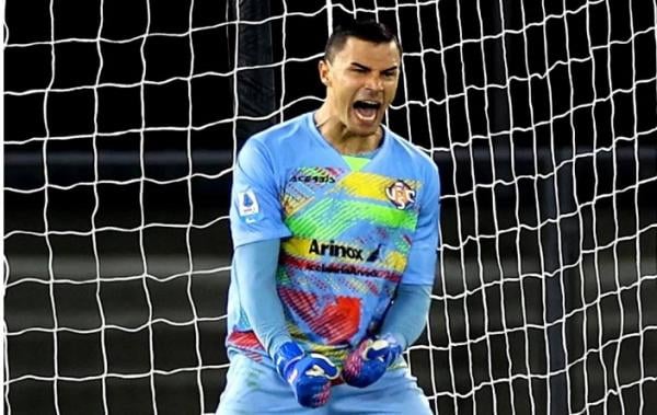 Emil Audero Buat 9 Penyelamat Gemilang, Cremonese Tahan Imbang Verona