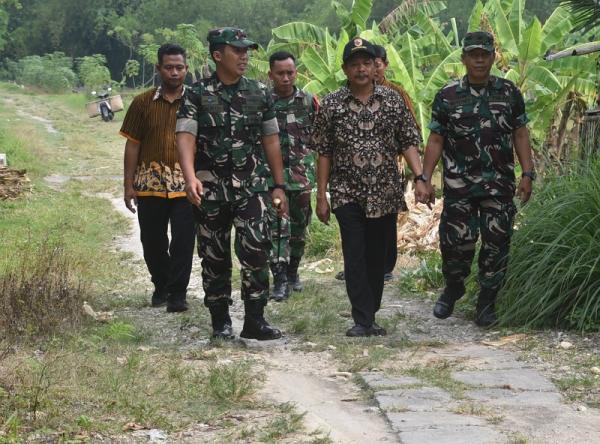 Datangi Desa Karangharjo Pulokulon, Dandim Grobogan Tinjau Persiapan dan Lokasi Pelaksanaan TMMD