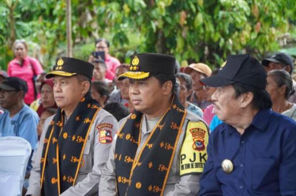 Kerahkan Anjing Pelacak Polda NTT Tambah Personel Cari Korban Banjir Nagekeo