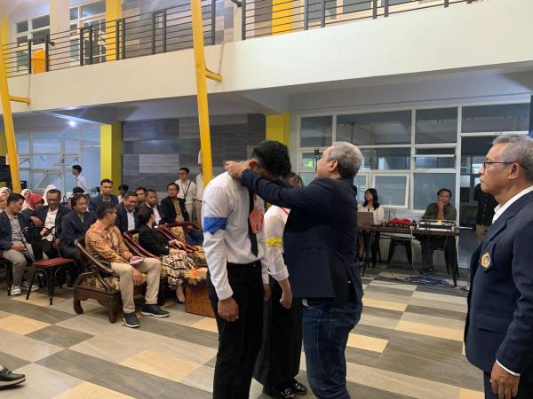 Kampus Ini Dorong 457 Mahasiswa Baru Turun Beri Pendamping Masyarakat, Begini Pesan Rektor