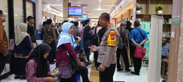 Antrean SKCK di Polresta Sidoarjo Membludak, Layanan Dibuka hingga Tengah Malam