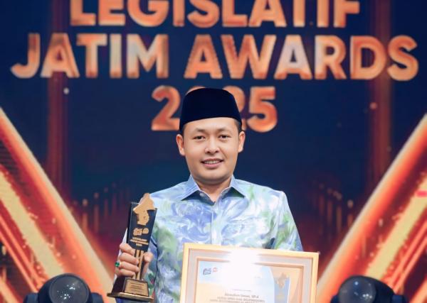 Ketua DPRD Bojonegoro Raih Legislatif Jatim Award, Komitmen Pelayanan Publik & Perlindungan Sosial