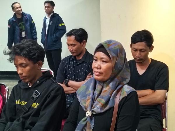 BREAKING NEWS: Sempat Dikabarkan Hilang Usai Demo Rusuh, Eko Ditemukan Lagi Jualan Mainan Barongsai