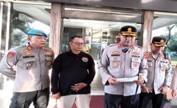 Kapolsek Ini Menyusup ke Rumah Janda, Tak Berkutik Digerebek Warga