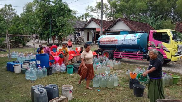 Sejumlah Titik di Bojonegoro Masih Krisis Air Bersih, BPBD Salurkan 115 Tangki ke 13 Desa
