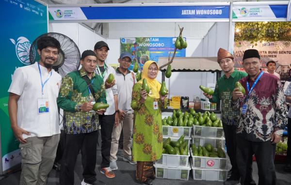 1.000 Petani dari 22 Provinsi Tumplek Blek di Kebumen, Bupati Lilis Buka Jambore Nasional I JATAM