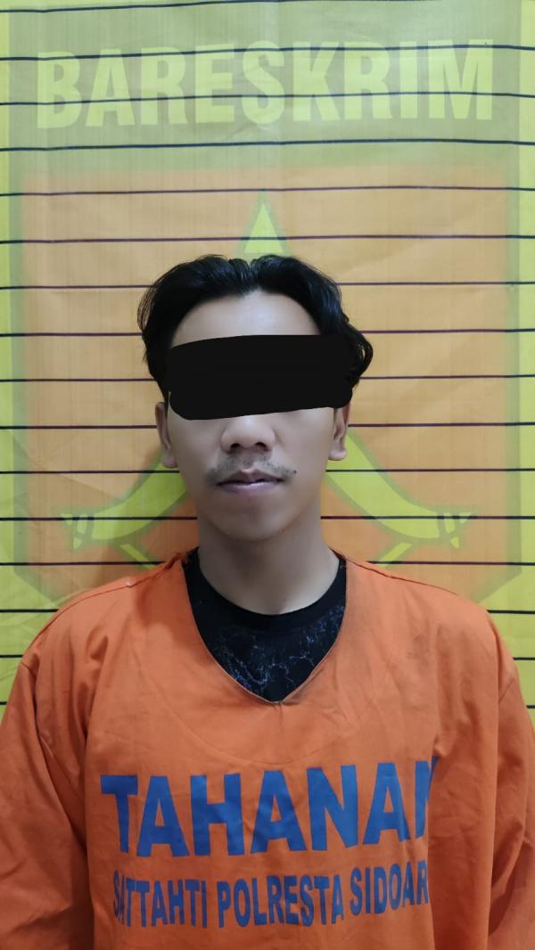 Gelapkan Uang dan HP Toko di Waru Sidoarjo, Pria Bandung Dibekuk di Rumah Orang Tuanya