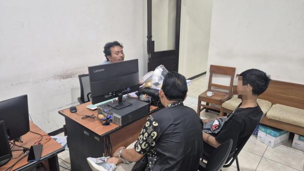 Gerebek Pemuda di Kost, Polisi sita 4.155 Obat Terlarang.