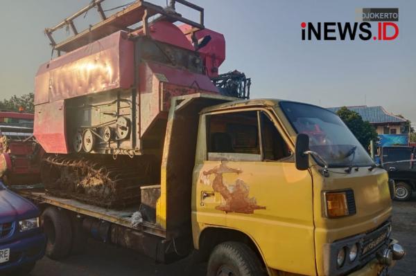 Kecelakaan Motor Bonceng Tiga Adu Banteng dengan Truk di Jombang, Pelajar Luka Parah
