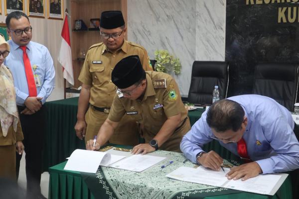 Pemda dan Kejari Kuningan Teken MoU, Perkuat Pendampingan Hukum
