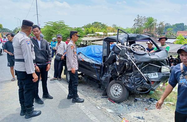 Kecelakaan di Bantul, Bus Tabrak Pikap Pengemudi Tewas
