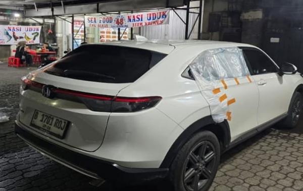 Maling Modus Pecah Kaca Mobil Beraksi di Rawalumbu Bekasi, Pelaku Gasak Rp150 Juta