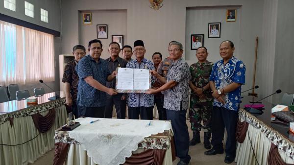 Pemkab Bangka Barat Salurkan Rp1,7 Miliar Bantuan Keuangan untuk 12 Partai Politik