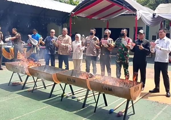 Kejari Indramayu Musnahkan Barang Bukti 89 Perkara, Didominasi Kasus Narkotika