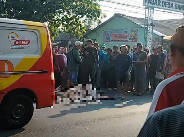 Kecelakan Maut di Jombang! Emak-emak Pejalan Kaki Tewas Tertabrak Motor Dikendarai Remaja