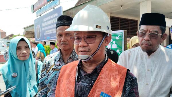 Meski Ada Kasus Keracunan, Mendikdasmen Tetap Dukung Program Makan Bergizi Gratis