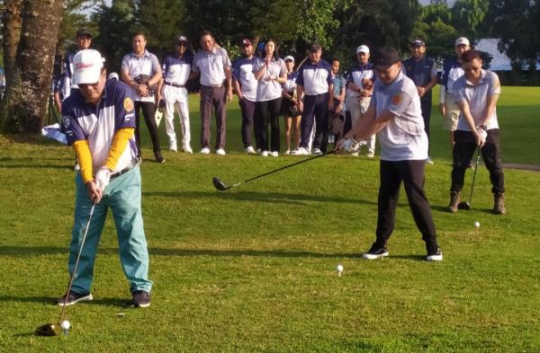 Buka Turnamen Golf Piala Wali Kota Solo, Respati Ardi : Saya Apresiasi Turnamen Ini