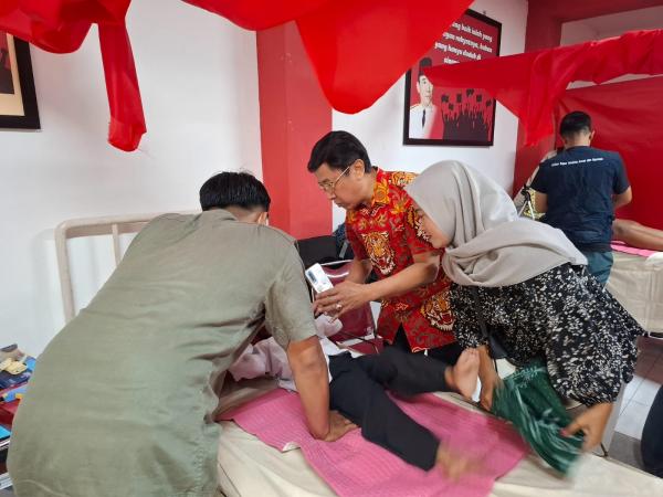 70 Anak Surabaya Ikuti Khitan Massal, Antusias Warga Membludak Lampaui Target Panitia