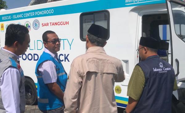 PLN Ponorogo Serahkan Food Truck Untuk Sosial Masyarakat dan Bencana Alam