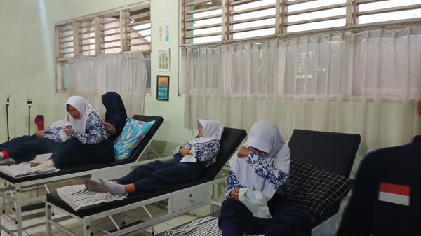 Puluhan Siswa SMPN 3 Kota Banjar Diduga Keracunan Usai Konsumsi Ayam Suwir Program MBG