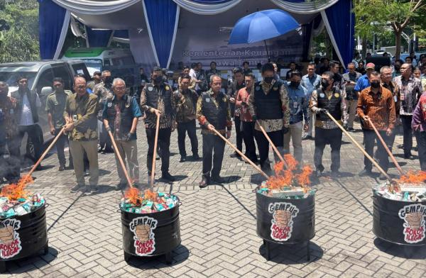 Menkeu Purbaya Kunker ke Jatim, Fokus Cukai Rokok dan Pemberantasan Rokok Ilegal