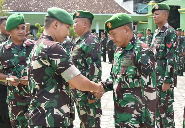 Anggota Kodim 0717 Grobogan Sebanyak 12 Tamtama dan 53 Bintara Terima Kenaikan Pangkat