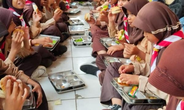 Program MBG Sejumlah SD Negeri di Mangunjaya Bekasi Dihentikan Sementara Waktu