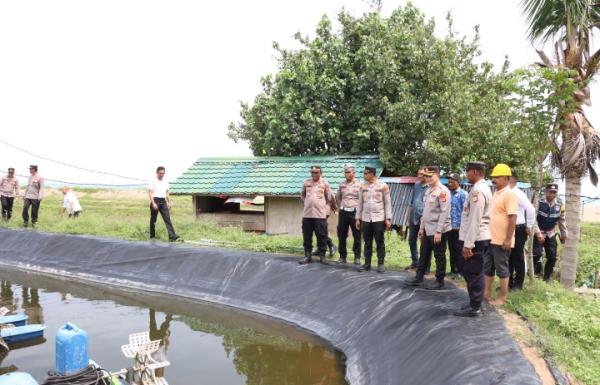 Polisi Tinjau Lahan Desa Mandiri di Trienggadeng Dukung Ketahanan Pangan