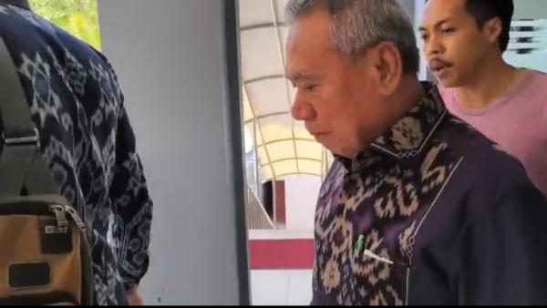 Muzihir Coba Hindari Wartawan Usai Pemeriksaan Kasus Dugaan Dana Siluman Pokir DPRD di Kejati NTB