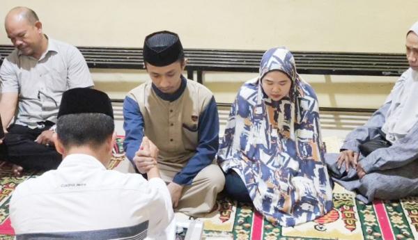 Bikin Haru, Pasangan Kekasih Tahanan Narkoba Menikah di Rutan Polres Gowa