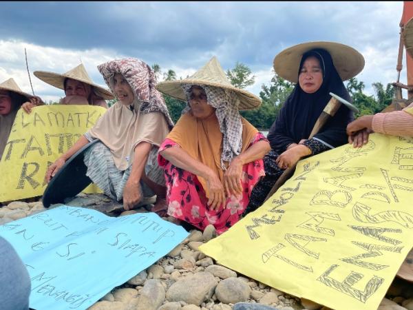 Warga Aceh Barat Tolak Penutupan Tambang Emas