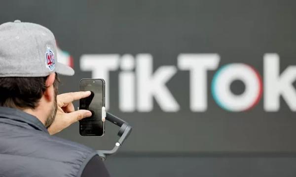 Komdigi Bekukan Sementara Izin Operasional TikTok di Indonesia