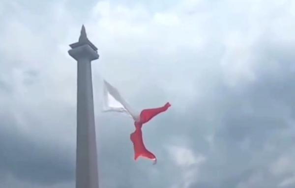 Ternyata Ini Penyebab Robeknya Bendera Merah Putih saat Gladi HUT ke-80 TNI di Monas