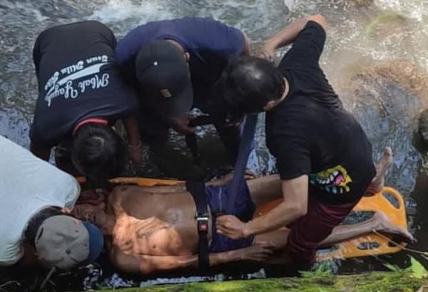 Purawirawan Polisi Terjatuh dari Atap Saat Perbaiki Genting, Alami Patah Tulang di Tangan dan Kaki