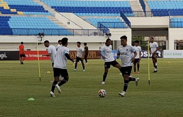 Persipura Tanpa Boaz dan Ruben, Ricardo Tetap Optimistis Curi Poin di Surajaya