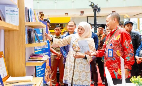 Jawa Timur Pecahkan Rekor MURI Lewat 1.580 Buku Karya Insan Pendidikan, Jadi Kado Spesial HUT ke-80