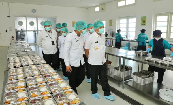 Cegah Anak Keracunan, Gubernur Ahmad Luthfi Perintahkan Posko MBG Siaga 24 Jam di Seluruh Jateng