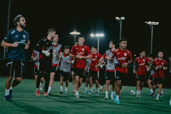 Jelang Duel Panas , Kluivert Siapkan Formasi Kejutan! Nomor 9 Timnas Indonesia Masih Misterius