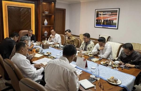 Jelang Setahun Pemerintahan Prabowo, Sejumlah Menteri dan Waka DPR Rapat Bahas Program Strategis