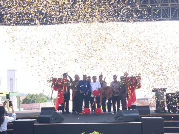 Bupati Aep Resmikan Jembatan Penghubung Interchange Karawang Barat dengan Alun-Alun