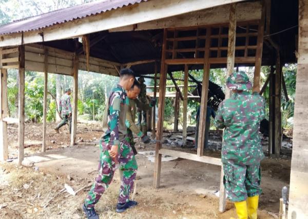 Satgas TMMD ke-126 Kodim 0423/BU Mulai Bongkar Sasaran RTLH di Desa Batu Raja R