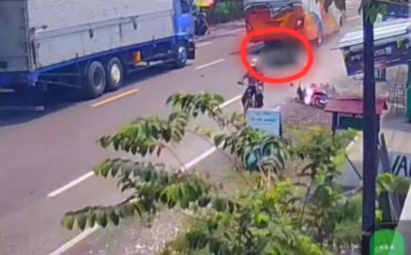 Bus Tabrak Mahasiswa di Baureno Bojonegoro hingga Tewas, Sopir Kabur Usai Kejadian