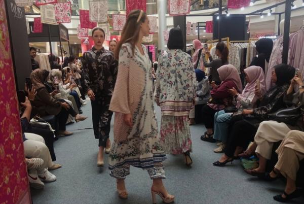 Pesona Wanita Depok Bakal Makin Cling,  Gelaran MMFW 2025 Benchmark Gaun Cantik Elegan