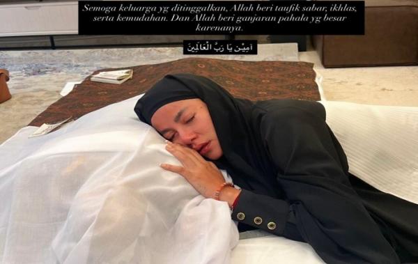 Olla Ramlan Terpukul usai sang Ibunda Meninggal: Kehilangan Ini Memang Berat